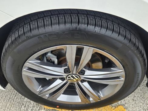Certified 2023 Volkswagen Jetta SE FWD image 10