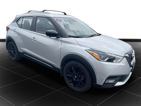 Used 2020 Nissan Kicks SR w/ SR Premium Package FWD image 7