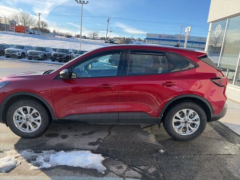 Certified 2025 Ford Escape Active w/ Cold Weather Package image 4