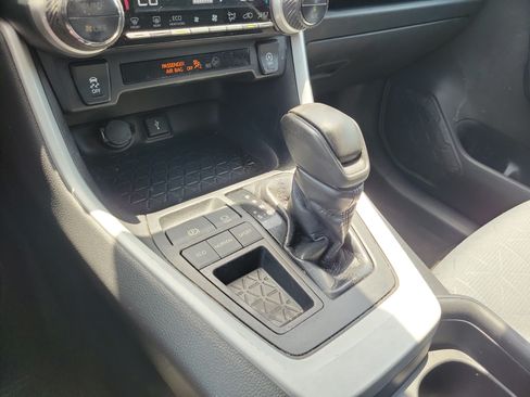 Used 2021 Toyota RAV4 XLE FWD image 28