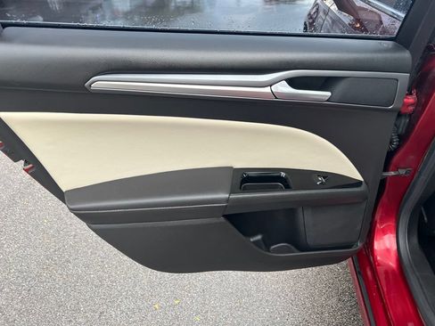 Used 2014 Ford Fusion Titanium FWD image 20