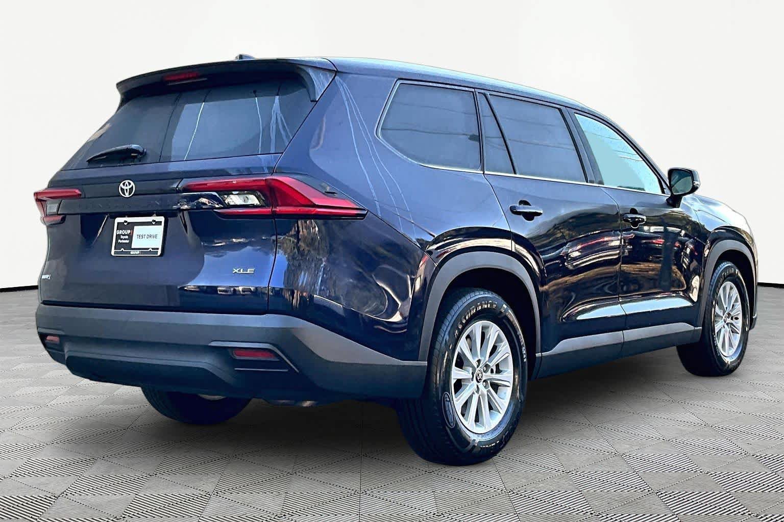 Used 2025 Toyota Grand Highlander FWD image 13