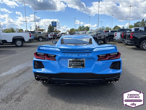 Used 2021 Chevrolet Corvette Stingray Coupe w/ Z51 Performance Package RWD image 4
