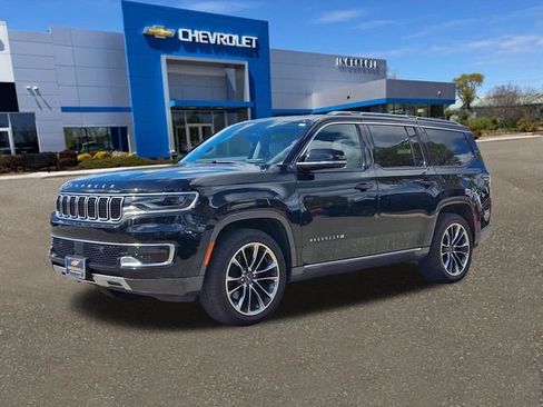 Used 2022 Jeep Wagoneer Series III w/ Premium Group I AWD/4WD image 34