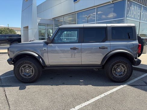Used 2025 Ford Bronco Big Bend w/ Black Diamond Package AWD/4WD image 2