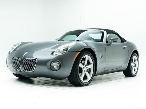 Used 2007 Pontiac Solstice Roadster w/ Premium Package image 11