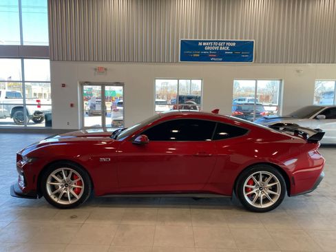 Used 2024 Ford Mustang GT Premium image 2