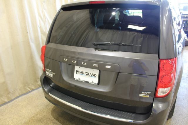 Used 2017 Dodge Grand Caravan SXT FWD image 5