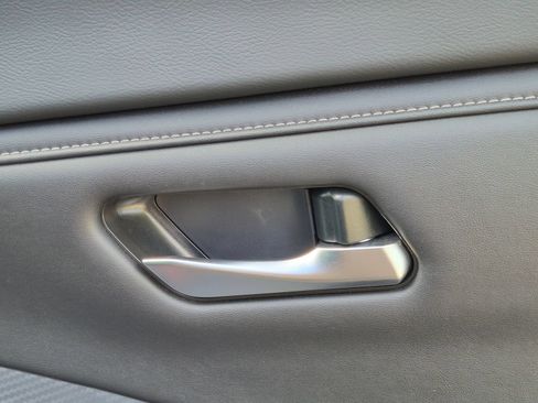 Used 2023 Nissan Sentra SV FWD image 34