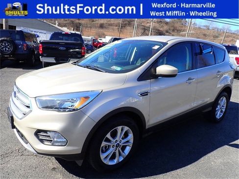 Used 2017 Ford Escape SE image 1