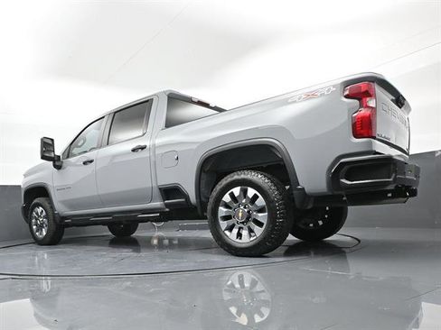 Used 2025 Chevrolet Silverado 2500 Custom w/ Custom Value Package image 32
