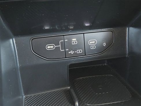 Certified 2024 Kia Sorento S image 21