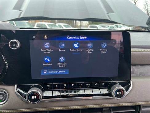 Used 2025 Chevrolet Colorado ZR2 w/ Technology Package image 25