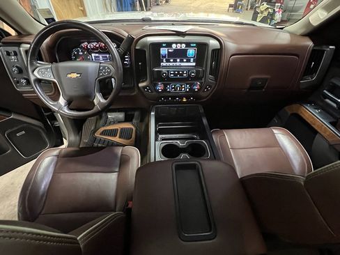 Used 2015 Chevrolet Silverado 1500 High Country image 28