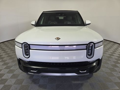 Used 2022 Rivian R1S Launch Edition image 8