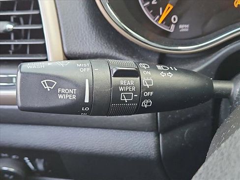 Used 2017 Jeep Grand Cherokee Laredo image 14