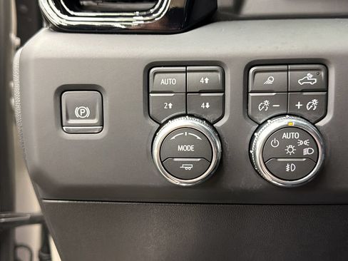Used 2026 GMC Sierra 2500 AT4X w/ LPO, Black Badging Package AWD/4WD image 31