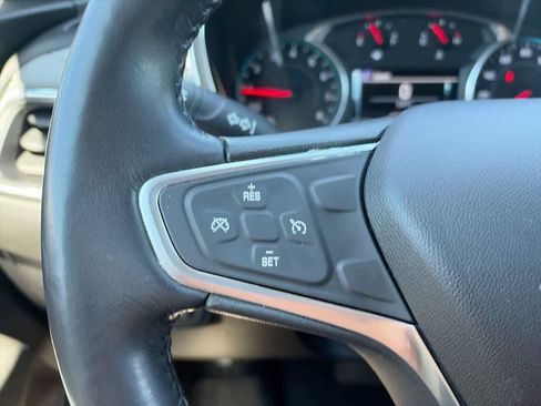 Used 2018 Chevrolet Equinox Premier FWD image 24