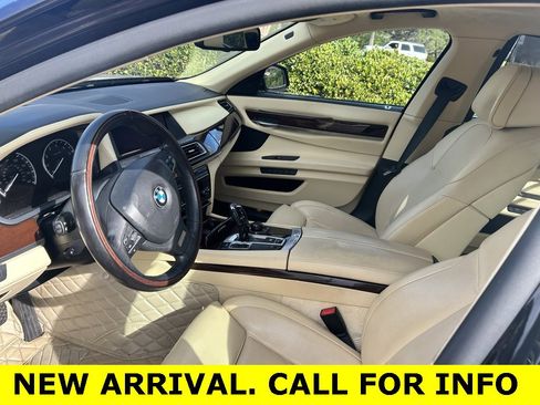 Used 2011 BMW 750Li w/ Luxury Rear Seating Pkg image 2
