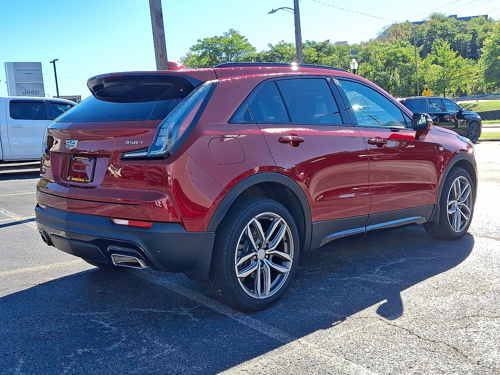 Used 2023 Cadillac XT4 Sport w/ Cold Weather Package AWD/4WD image 4