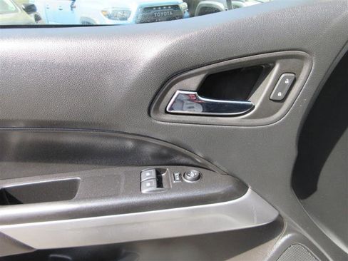 Used 2022 Chevrolet Colorado LT w/ Fleet Safety Package image 10