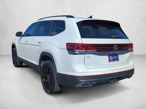 Used 2024 Volkswagen Atlas SE w/ Panoramic Sunroof Package FWD image 12