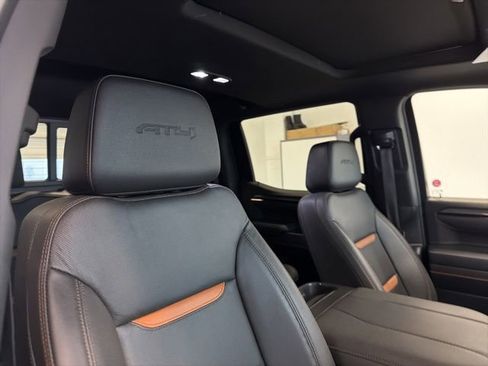 Used 2025 GMC Sierra 1500 AT4 w/ AT4 Premium Package AWD/4WD image 43