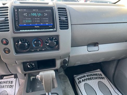 Used 2005 Nissan Frontier SE image 22