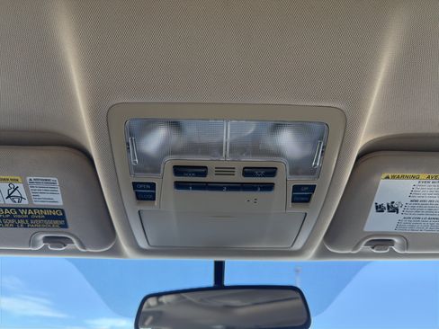 Used 2015 Toyota Highlander XLE image 18