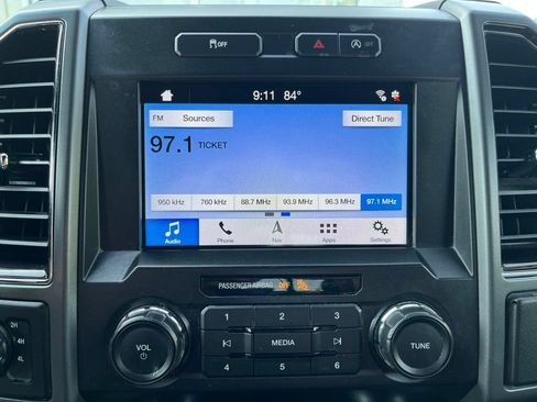 Used 2019 Ford F150 XLT w/ Equipment Group 302A Luxury AWD/4WD image 19