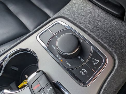 Used 2019 Jeep Grand Cherokee Limited image 30