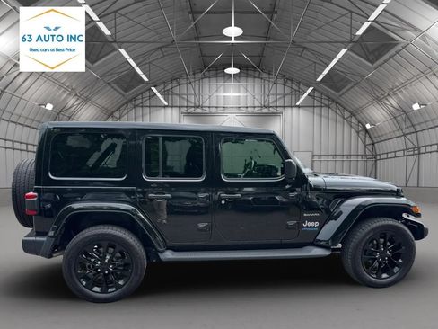 Used 2021 Jeep Wrangler Unlimited Sahara w/ Cold Weather Group AWD/4WD image 6
