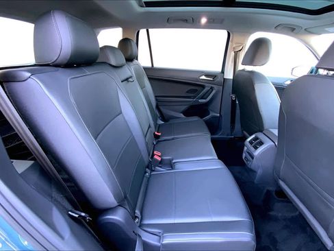 Used 2020 Volkswagen Tiguan SE w/ Panoramic Sunroof Package image 20