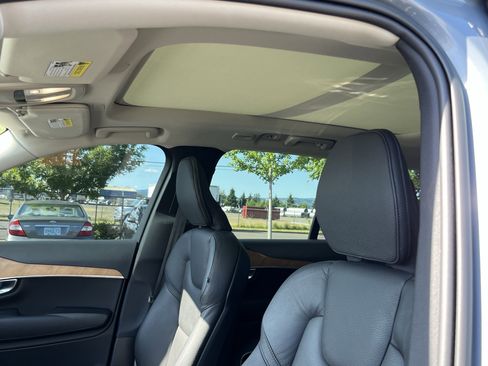 Used 2023 Volvo XC90 B6 Plus w/ Protection Package Premier AWD/4WD image 17