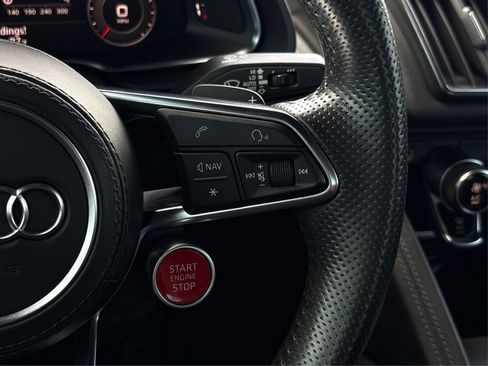 Used 2017 Audi R8 V10 w/ Carbon Exterior Package image 25