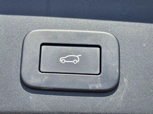 Used 2024 Land Rover Range Rover Evoque Dynamic SE AWD/4WD image 14