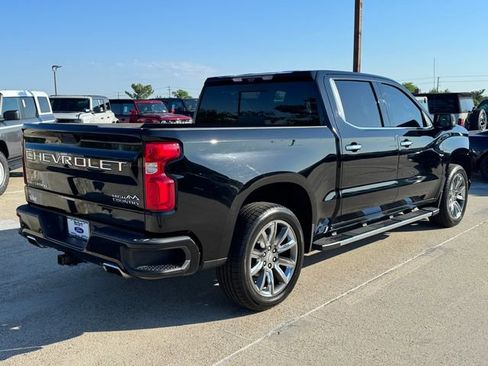 Used 2021 Chevrolet Silverado 1500 High Country w/ Technology Package AWD/4WD image 8