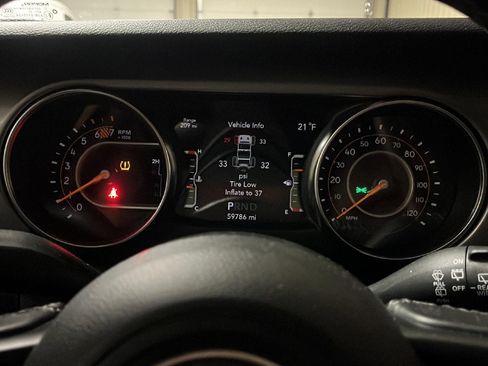 Used 2021 Jeep Wrangler Unlimited Sport image 13