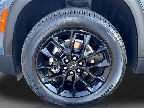 Used 2025 Chevrolet Traverse LT w/ Midnight/Sport Edition FWD image 11