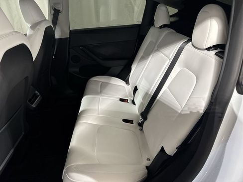 Used 2023 Tesla Model Y Performance image 31