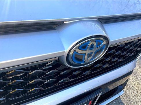 Used 2021 Toyota RAV4 SE w/ Weather & Moonroof Package AWD/4WD image 29