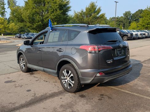 Used 2017 Toyota RAV4 LE FWD image 6