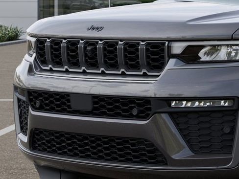 New 2026 Jeep Grand Cherokee Limited AWD/4WD image 11