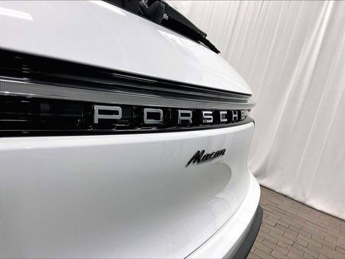 Used 2025 Porsche Macan image 34
