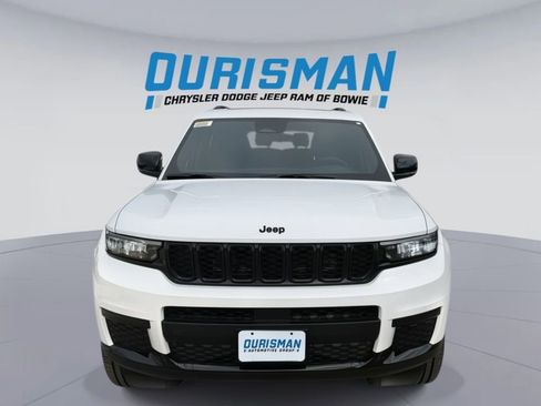 New 2025 Jeep Grand Cherokee L Altitude image 8