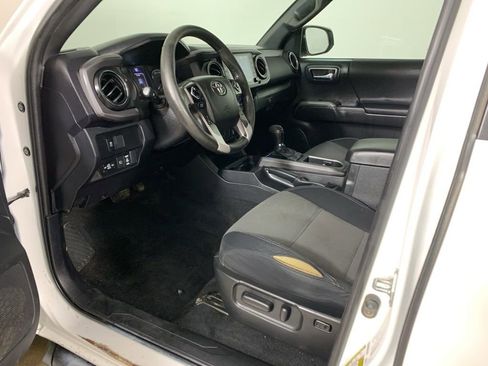Used 2023 Toyota Tacoma TRD Off-Road AWD/4WD image 28