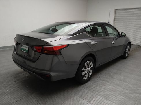 Used 2024 Nissan Altima 2.5 S FWD image 9