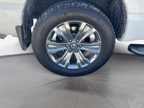 Used 2018 Nissan Titan SL w/ Chrome Package image 10
