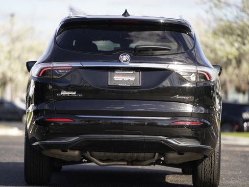 Used 2024 Buick Enclave Avenir w/ Avenir Technology Package image 39
