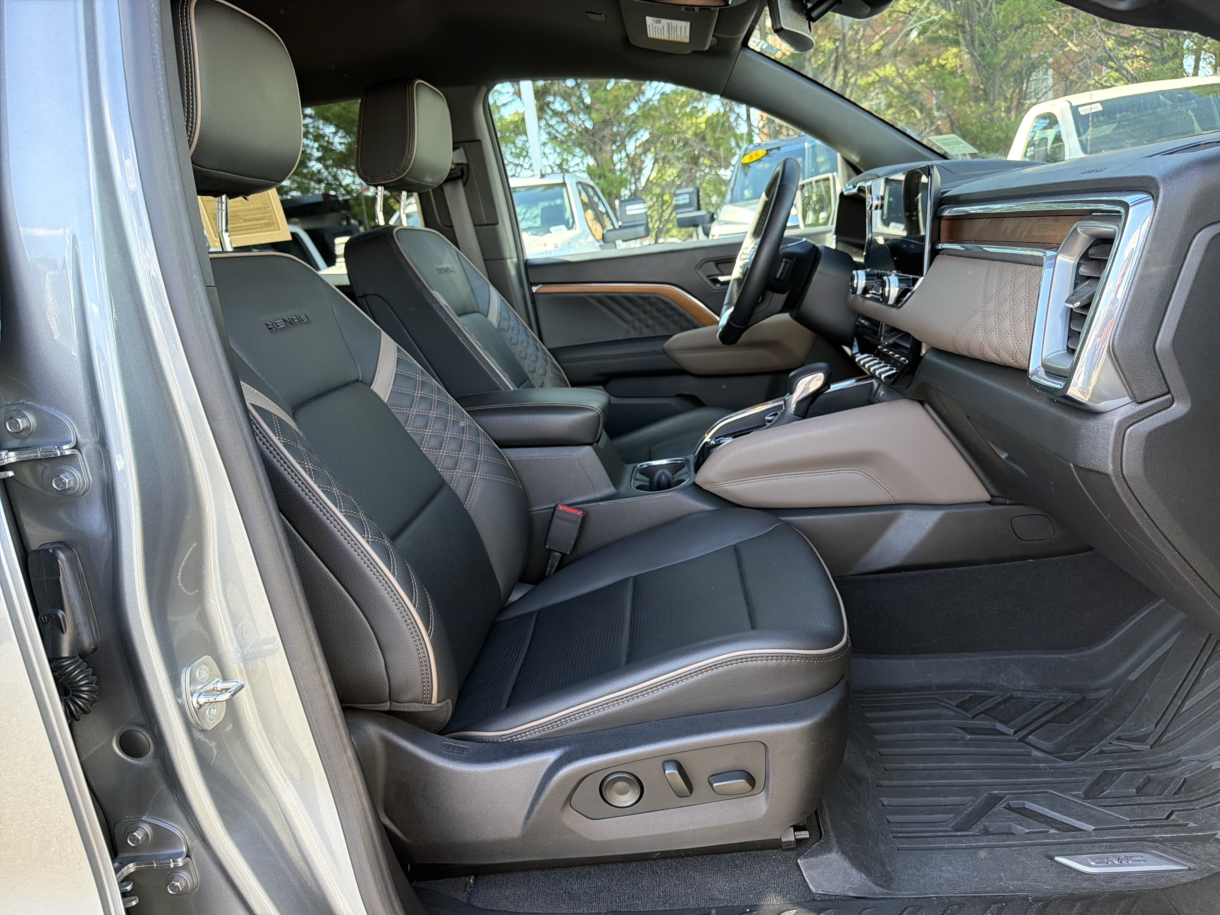 Used 2023 GMC Canyon Denali AWD/4WD image 35